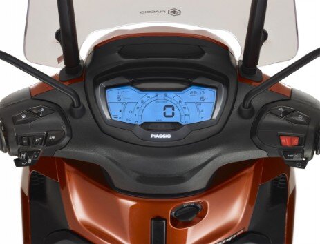 PIAGGIO BEVERLY 300 EURO5 PIAGGIO BEVERLY 300 EURO5PIAGGIO BEVERLY PUNTO MOTOR BRUGHERIO
